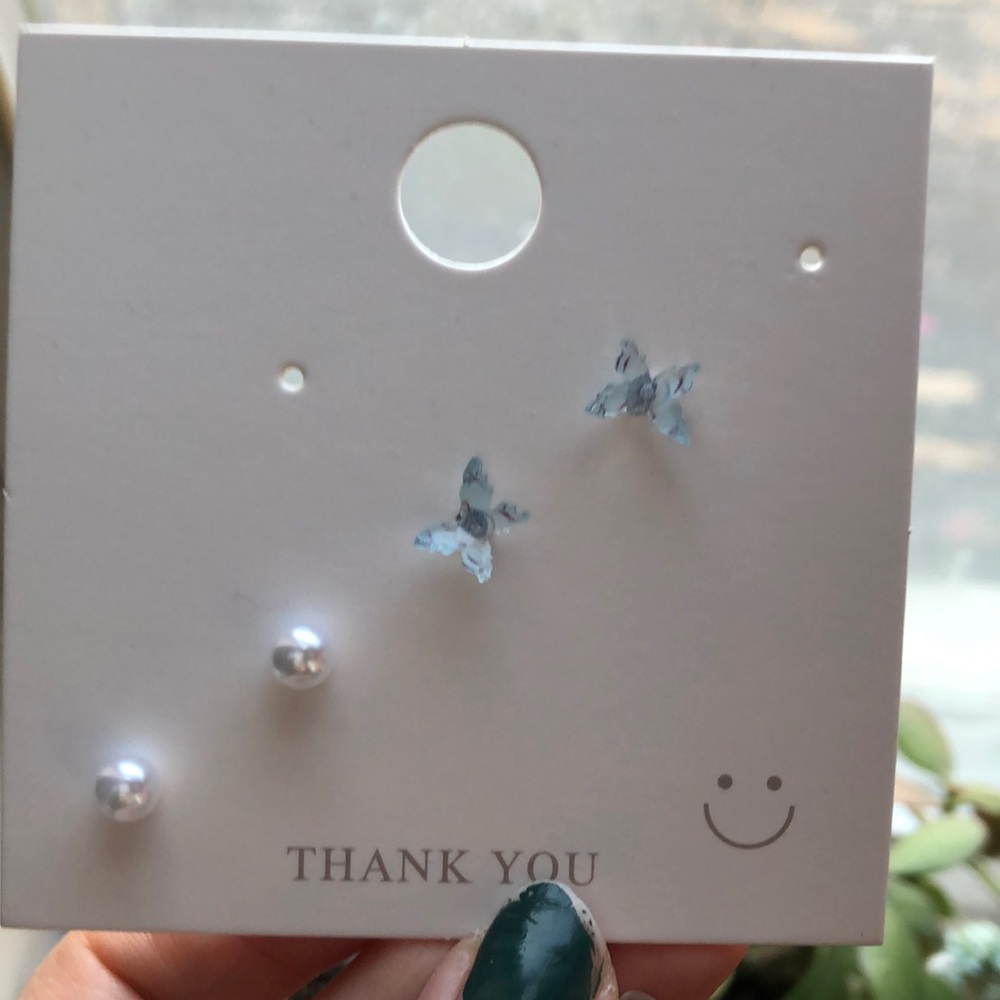Little butterfly and pearl earrings